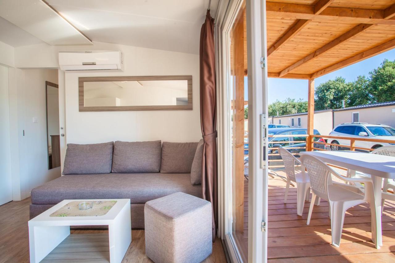 Mobile Homes Delta Marine At Campsite Lopari Nerezine Dış mekan fotoğraf