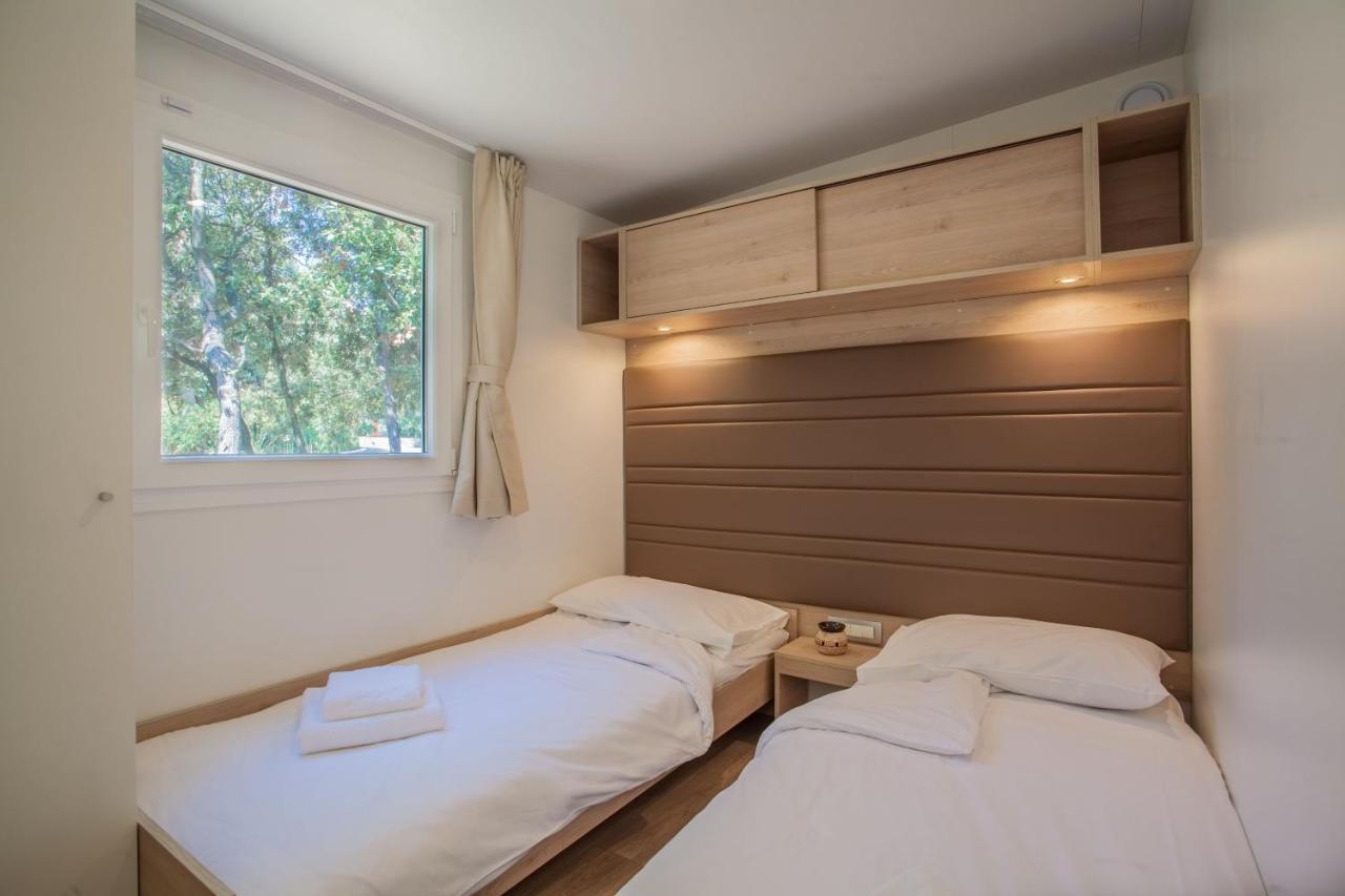 Mobile Homes Delta Marine At Campsite Lopari Nerezine Dış mekan fotoğraf