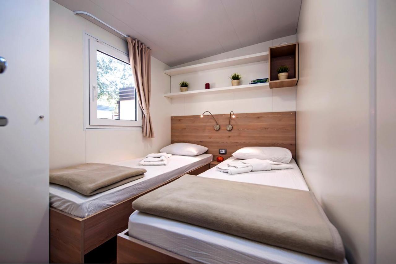Mobile Homes Delta Marine At Campsite Lopari Nerezine Dış mekan fotoğraf